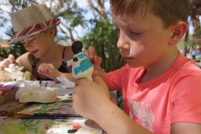 Chichi’s beschilderen bij Serena’s Art Factory