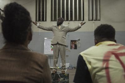 Persbericht: Theaterstuk ‘Bos di Nos Pueblo’ van Teatro KadaKen gaat Seru Papaya op