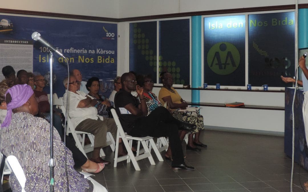 charla di Dyonna Benett tokante isla den nos bida’ In de spiegel van een natie’