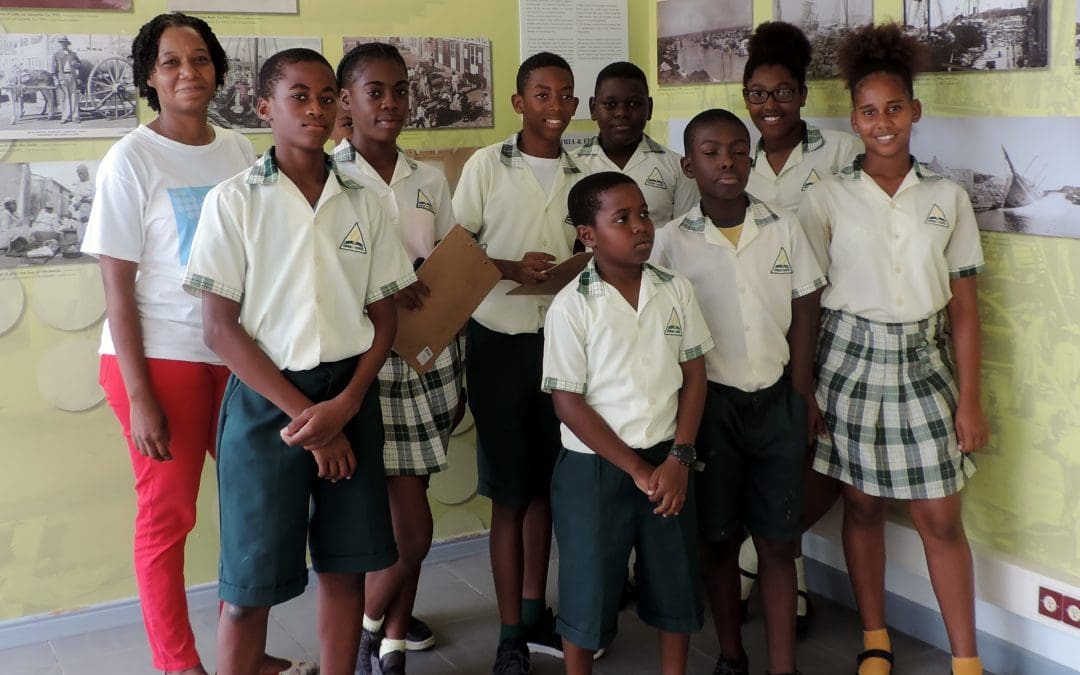 24 di mei 2017 Advent school Bonam a bin bishita e exsposishon di isla den nos bida na NAAM