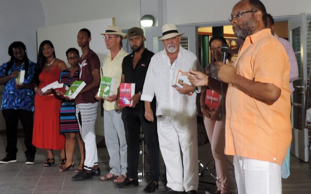 Djadumingo dia 6 di Augustus 2017 tabatin un evento di e buki SAMBUMBU di Pater Brenneker republiká na naam riba e portet bo mira kuantu hende a bin e evento